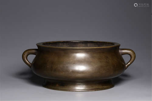 CHINESE BRONZE TRIPLE FEET ROUND CENSER