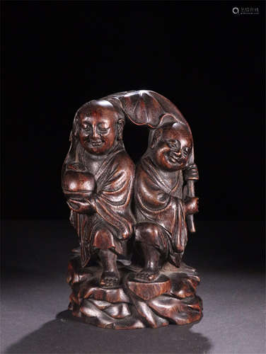 CHINESE AGALWOOD TWO FIGURES TABLE ITEMS