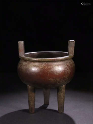 CHINESE BRONZE TRIPLE FEET ROUND CENSER