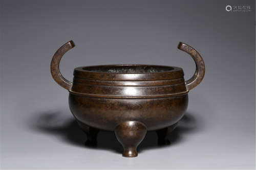 CHINESE BRONZE TRIPLE FEET ROUND CENSER