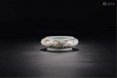 CHINESE PORCELAIN FAMILLE ROSE BUTTLEFLY AND FLOWER BRUSH WASHER