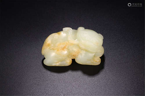 CHINESE JADE LION TABLE ITEM