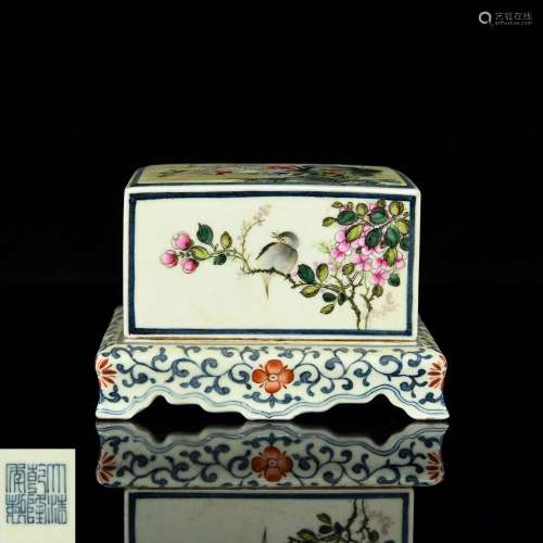 A Chinese Famille-Rose Porcelain Square Box with Cover