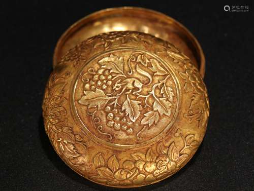 A Chinese Gilt Bronze Round Box with Cover