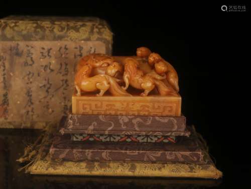 A Chinese Carved Tianhuang Foo-Dog Seal