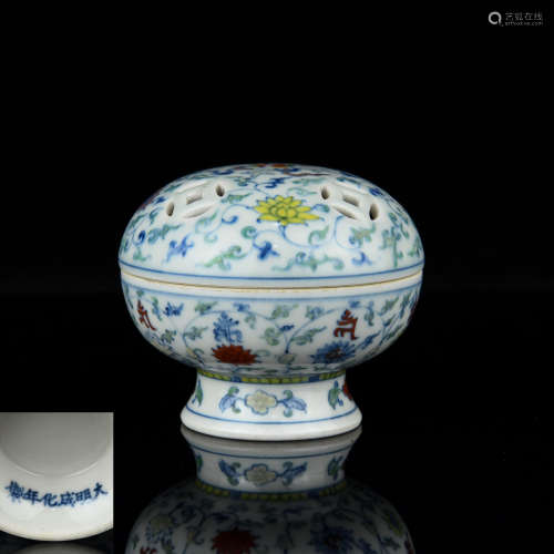A Chinese Wu-Cai Porcelain Incense Burner