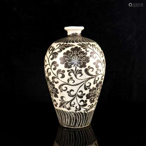 A Chinese Cizhou Porcelain Vase