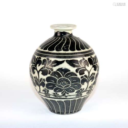 A Chinese Cizhou Porcelain Vase