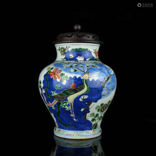 A Chinese Blue and White Wu-Cai Porcelain Vase with Cover