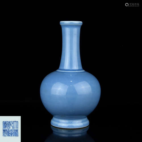 A Chinese Blue Glazed Porcelain Vase