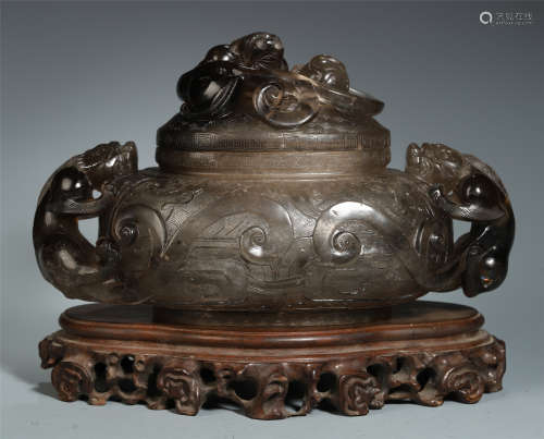 CHINESE ROCK CRYSTAL BEAST HANDLE LIDDED ROUND CENSER