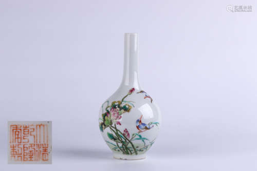 A Chinese Famille-Rose Porcelain Vase