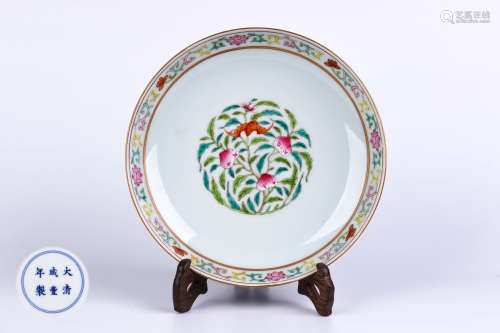 A Chinese Famille-Rose Porcelain Plate