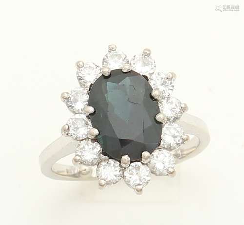 Witgouden ring met diamant en saffier