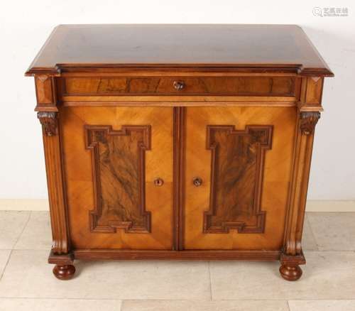 Wortelnoten Gründerzeit commode