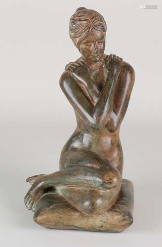 Bronzen dame, Pierre Chenet