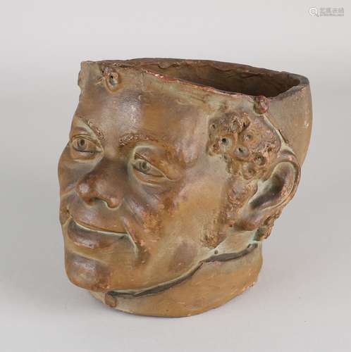 Antieke terracotta pot in vorm van hoofd, 1900