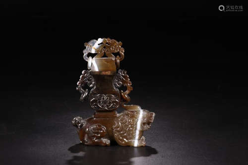 AN AGATE CENSER WITH COVER OF LION SHAPED