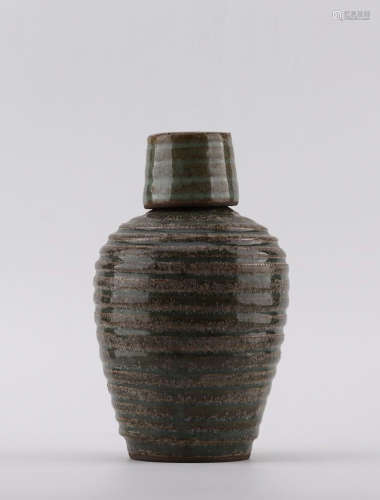 A LONGQUAN YAO LIQUOR JAR