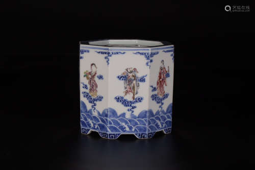 A QIANLONG MARK BLUE WHITE PEN HOLDER WITH CHARACTER PATTERN