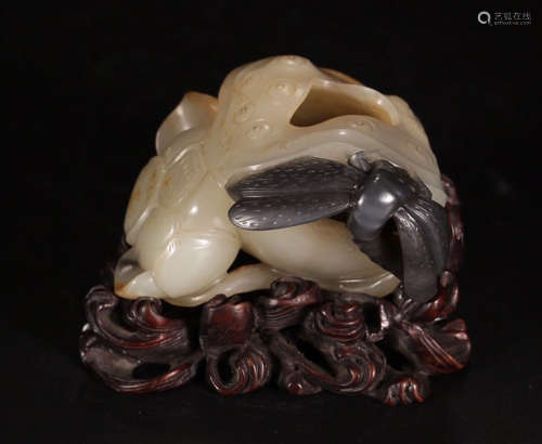 A HETIAN JADE LOTUS FIGURE BRUSH WASHER