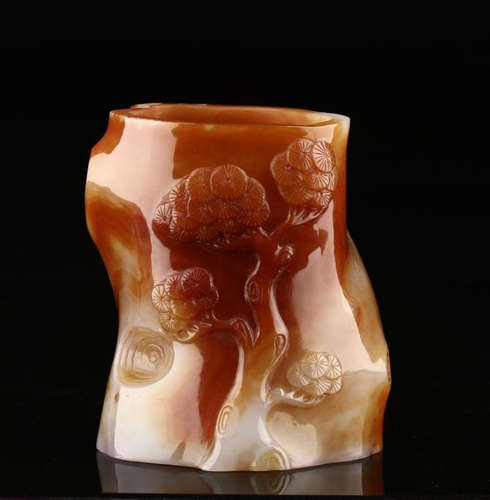 AN AGATE BRUSH HOLDER