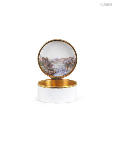 A Meissen circular shell-moulded snuff box, mid 18th century