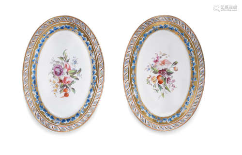 Circa 1800 A pair of Berlin oval dishes