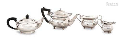 by William Hutton & Sons Ltd, London 1905  (4) A three piece silver tea service