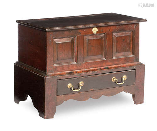 A small 18th century oak bach