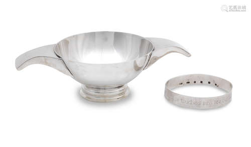 by J B Chatterley & Sons Ltd (of Birmingham,) Edinburgh 1959  (2) A modern Scottish silver quaich