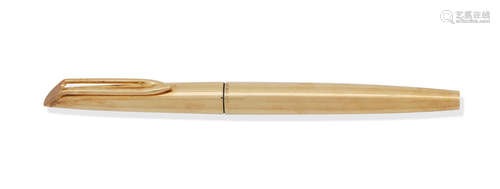 London 1972  A 18ct gold Waterman fountain pen