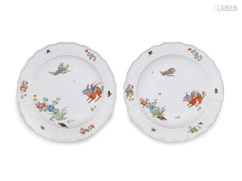 Circa 1735 A pair of Meissen plates