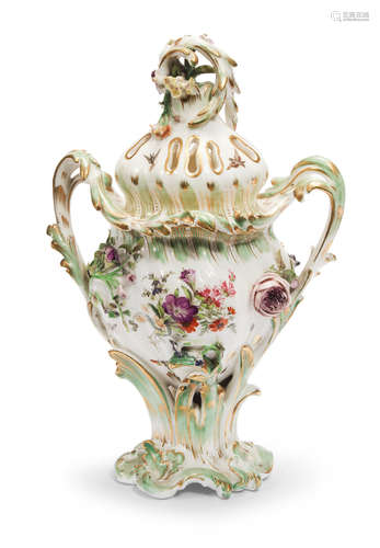 18th and 19th Century A group of English porcelain