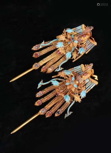 Pair Of Kingfisher Gem-Inlaid Gold Hair Pins
