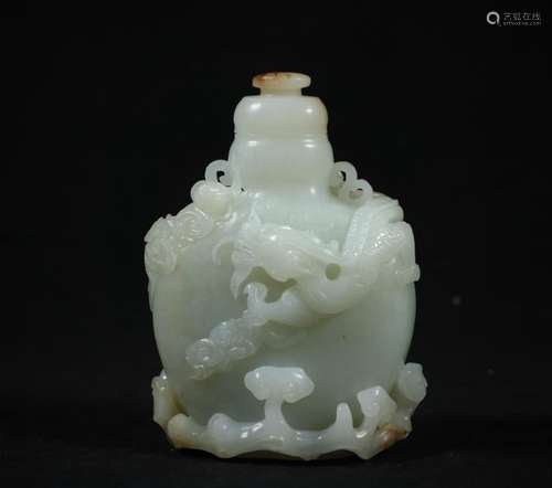 A Carved Hetian Jade Vase