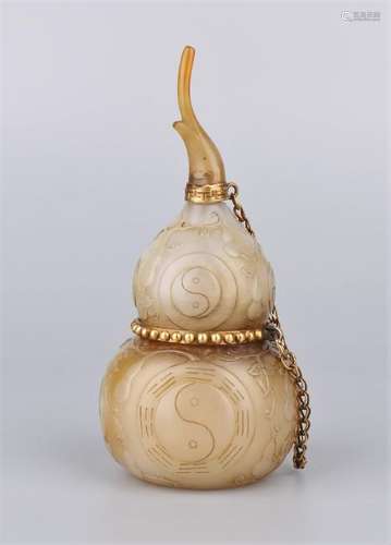 Double Gourd Agate And Gilt Vessel