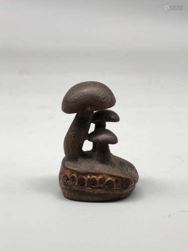A Chinese Carved Bamboo Root Seal