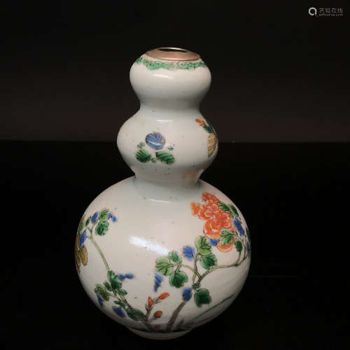 A Chinese Wu-Cai Porcelain Double Gourd Vase