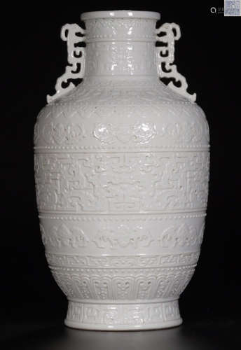 A XUANDE MARK WUCAI JAR WITH FLOWER AND BIRD PATTERN