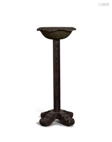 A lacquered wood stand for a Buddhist image, Butsuzodai  19th/20th century
