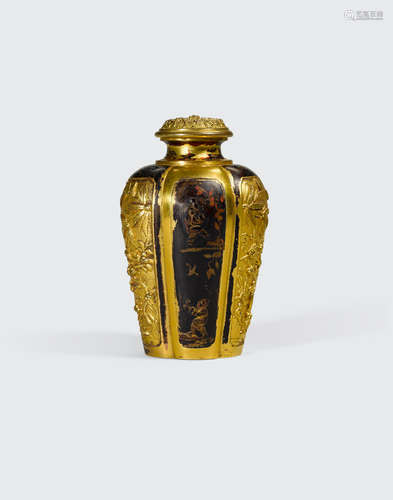 A gilt and lacquered copper alloy tea caddy   Qing dynasty