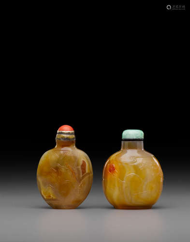 Two carved agate snuff bottles  Late 19th/20th century