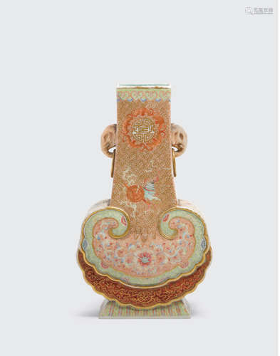 A famille rose and gilt 'ruyi' vase  Qianlong mark, 19th century