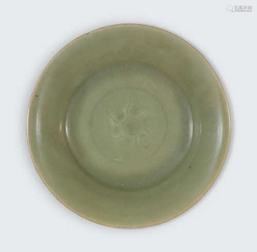 A small Longquan celadon saucer dish  14th/15th century