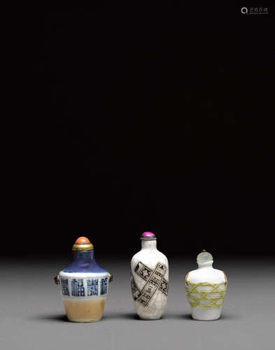 Three porcelain snuff bottles  19th/early 20th century