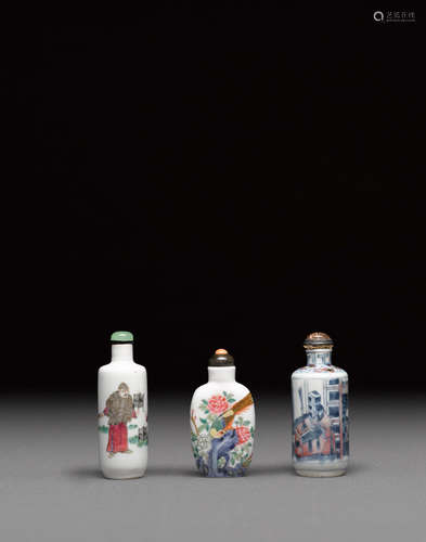 A group of three porcelain snuff bottles  19th/20th century