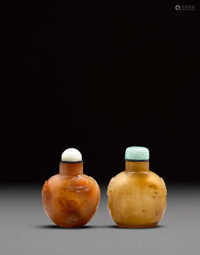 Two agate snuff bottles  19th/early 20th centry