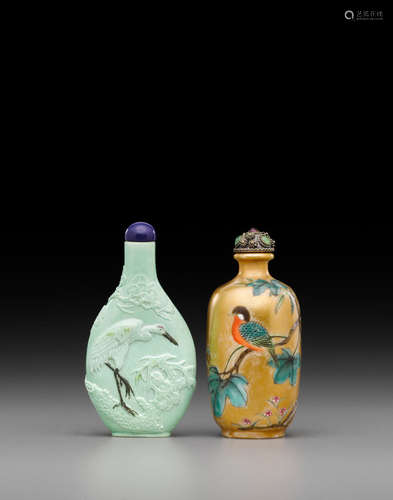 Two enameled porcelain snuff bottles  late 19th/early 20th century