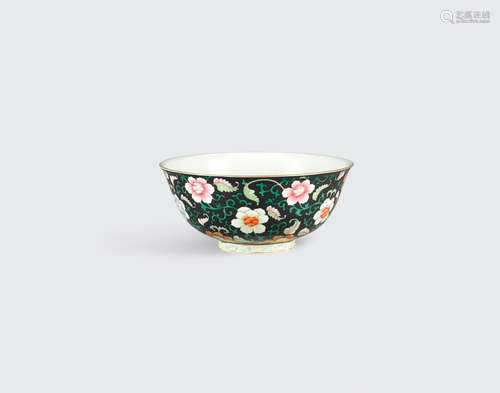 An enameled porcelain bowl  Yongzheng mark, 20th century